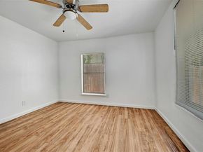 1200 Walnut Ave, Austin TX 78702