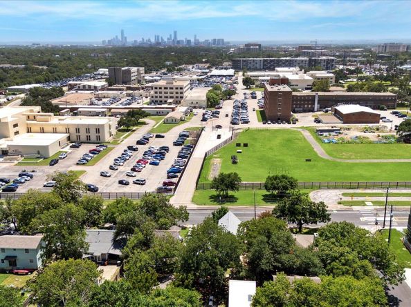 618 Denson DR, Austin TX 78752