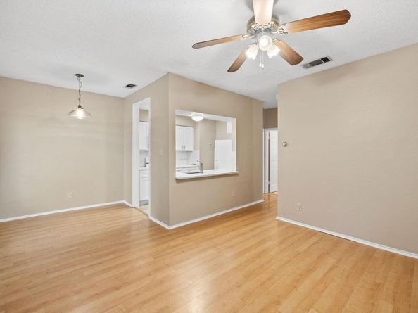 2706 Salado St 210, Austin TX 78705