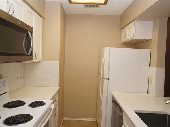 2706 Salado St 210, Austin TX 78705