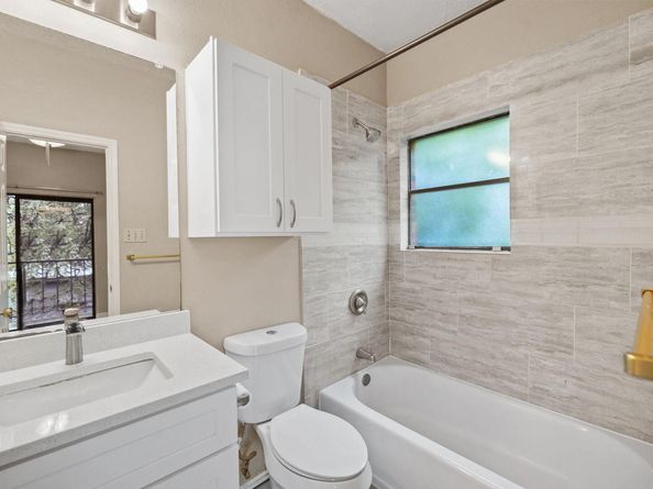 2706 Salado St 210, Austin TX 78705