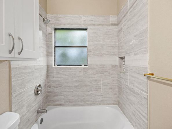 2706 Salado St 210, Austin TX 78705