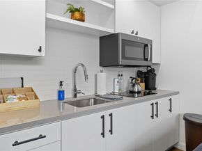 49 Navasota ST 205, Austin TX 78702