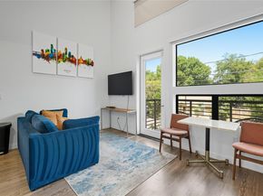 49 Navasota ST 205, Austin TX 78702