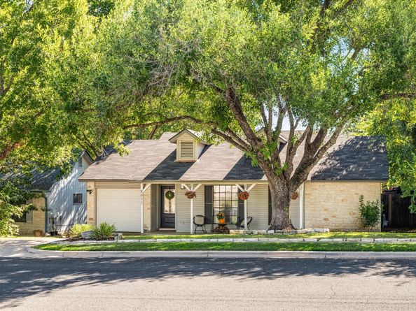 8611 United Kingdom DR, Austin TX 78748