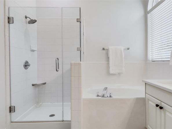 2104 Westfalian TRL, Austin TX 78732