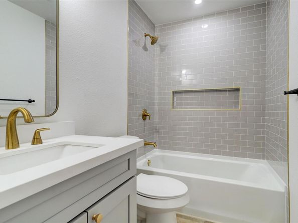 11421 Ptarmigan Dr, Austin TX 78758