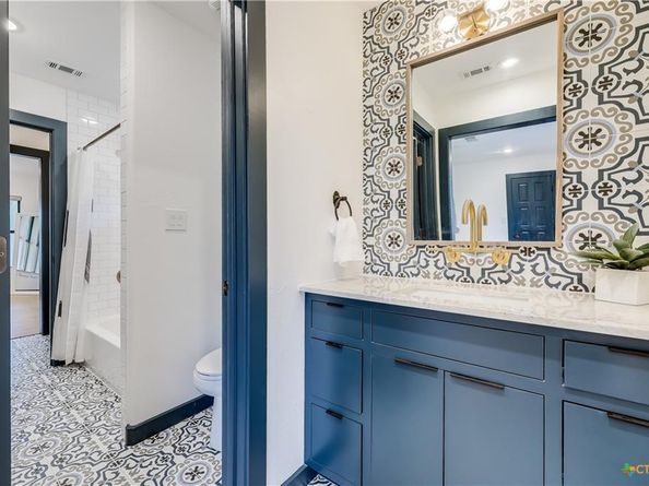 18725 Angel Mountain DR, Leander TX 78641