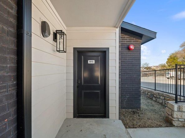 2450 Wickersham LN 1916, Austin TX 78741