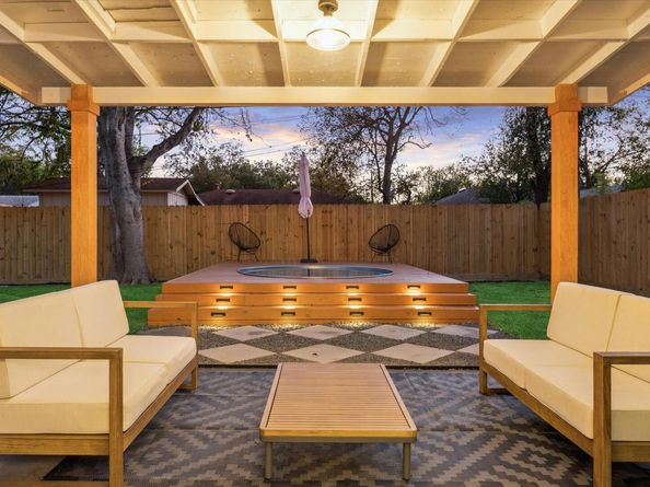 1611 Ridgehaven DR, Austin TX 78723