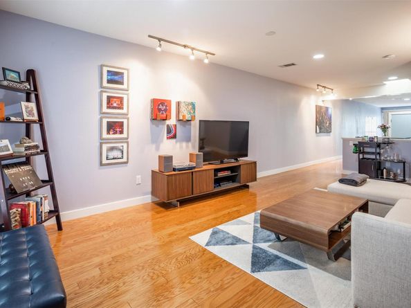 1115 W 10th ST 205, Austin TX 78703