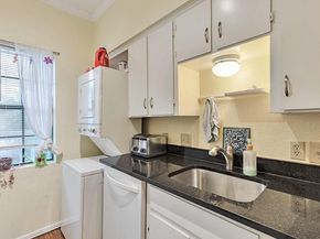 303 W 35th ST 202, Austin TX 78705
