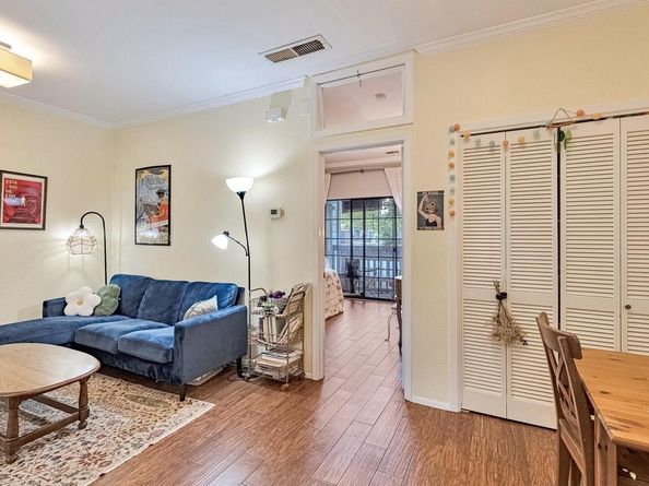 303 W 35th ST 202, Austin TX 78705