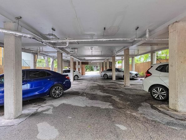 303 W 35th ST 202, Austin TX 78705