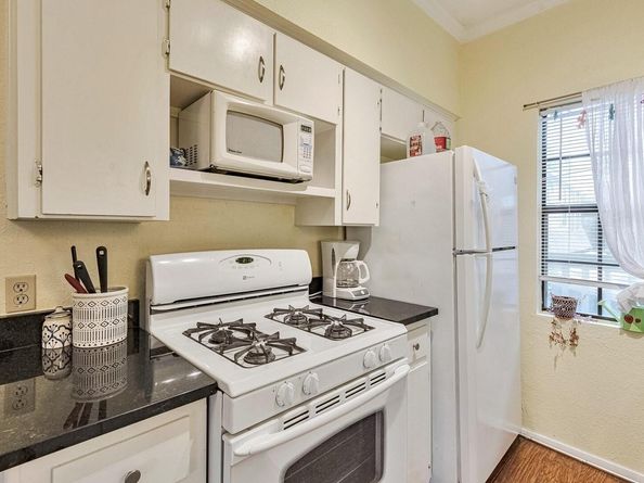 303 W 35th ST 202, Austin TX 78705