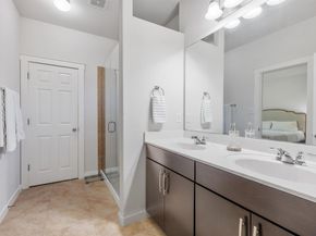 2101 Rivers Edge WAY 19, Austin TX 78741
