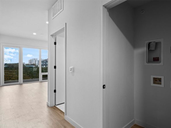 4004 Banister LN 309, Austin TX 78704