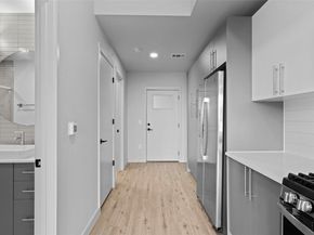 4004 Banister LN 309, Austin TX 78704