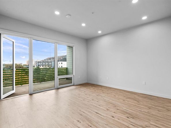 4004 Banister LN 309, Austin TX 78704