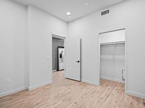 4004 Banister LN 309, Austin TX 78704