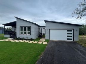 850 Chamberlin RD, Dale TX 78616