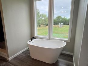 850 Chamberlin RD, Dale TX 78616