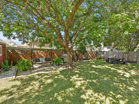 711 Maplecreek DR, Leander TX 78641