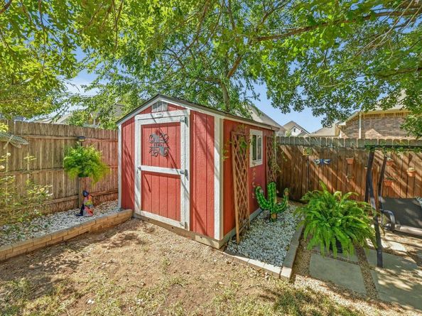 711 Maplecreek DR, Leander TX 78641