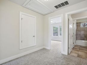 13604 Avery Trestle LN 17, Austin TX 78717