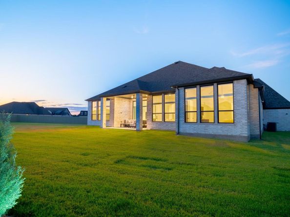 511 Irvine CIR, Liberty Hill TX 78642