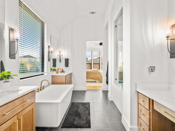 511 Irvine CIR, Liberty Hill TX 78642