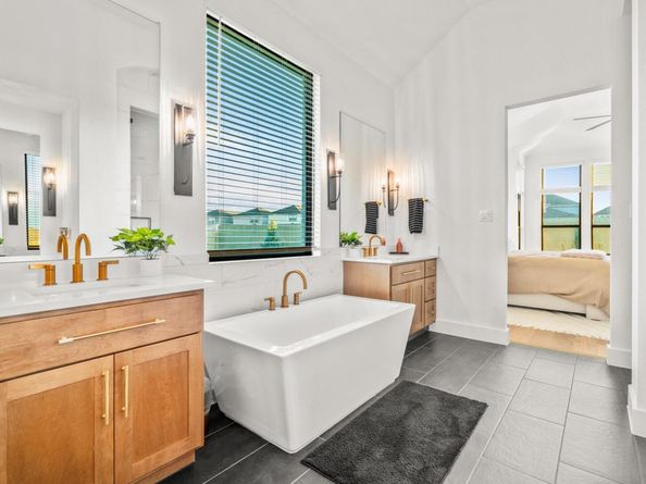 511 Irvine CIR, Liberty Hill TX 78642