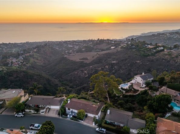 2855 Zell Drive, Laguna Beach CA 92651