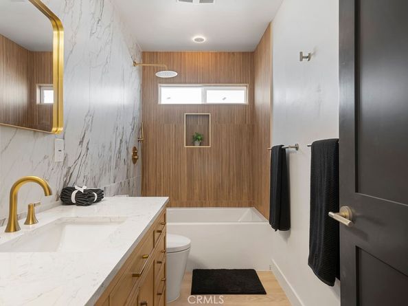 584 N Plymouth Boulevard, Los Angeles CA 90004