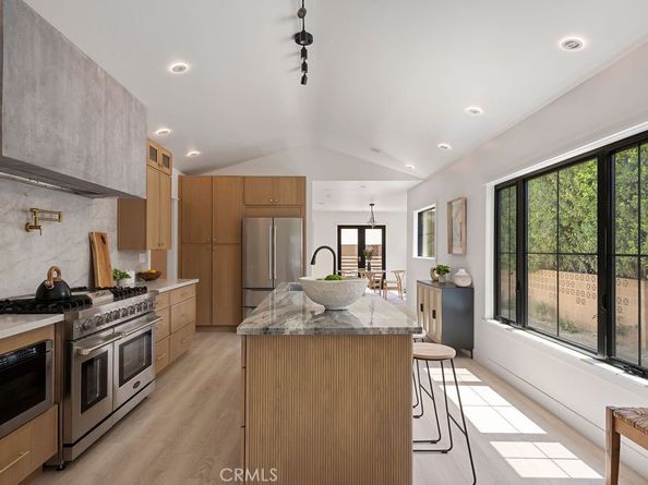 584 N Plymouth Boulevard, Los Angeles CA 90004