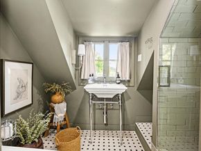 2122 Navarro Avenue, Altadena CA 91001