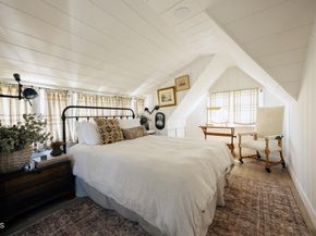 2122 Navarro Avenue, Altadena CA 91001