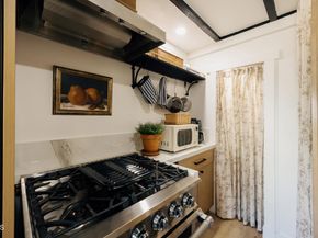 2122 Navarro Avenue, Altadena CA 91001