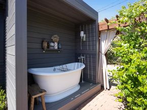 2122 Navarro Avenue, Altadena CA 91001