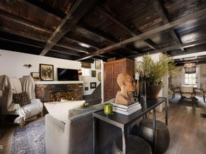 2122 Navarro Avenue, Altadena CA 91001