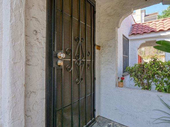 2258 Duane, Los Angeles CA 90039