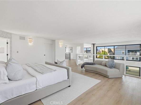 6824 E Ocean Boulevard, Long Beach CA 90803