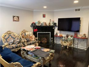 809 N Spurgeon 5, Santa Ana CA 92701