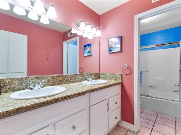 3913 N Virginia Road 203, Long Beach CA 90807