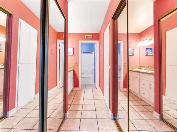 3913 N Virginia Road 203, Long Beach CA 90807
