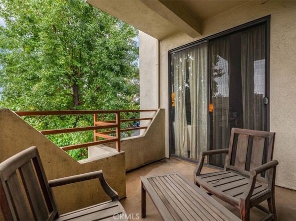 3913 N Virginia Road 203, Long Beach CA 90807