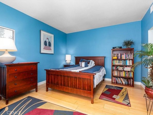3913 N Virginia Road 203, Long Beach CA 90807