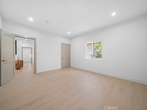 1676 W 24th, Los Angeles CA 90007