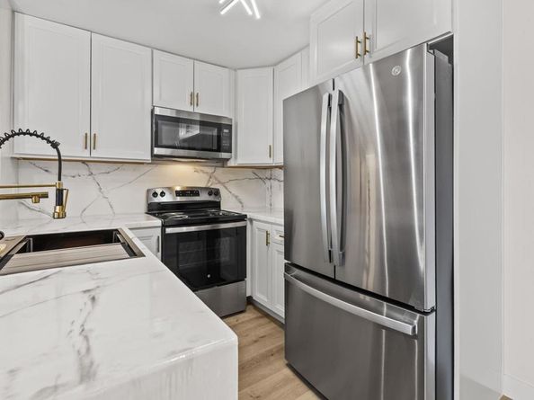 1855 Diamond Street 5230, San Diego CA 92109