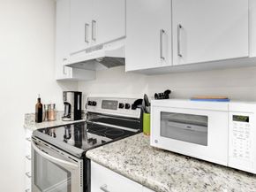 1251 Parker Pl. 2J, San Diego CA 92109